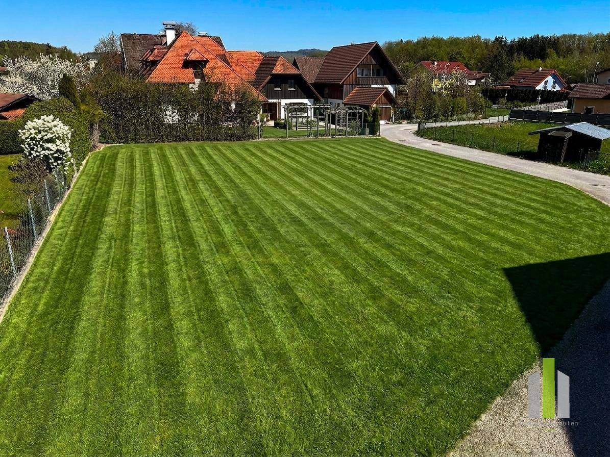 Sonniges Baugrundstück in Bürmoos