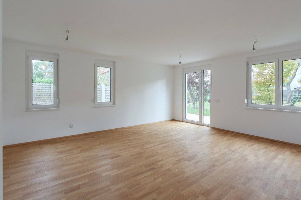 Ground floor apartment with garden brand new build Lobau