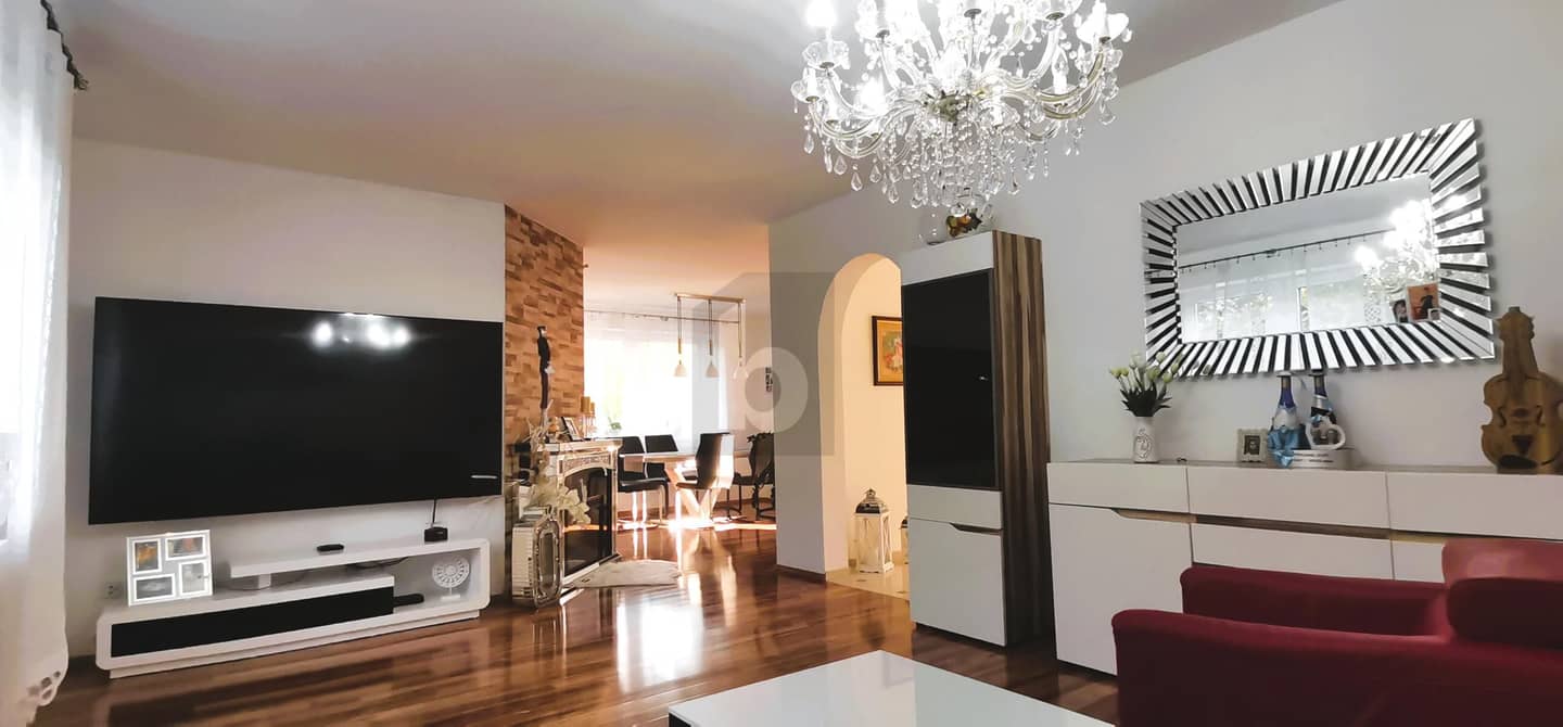 Family apartment with garden and pool