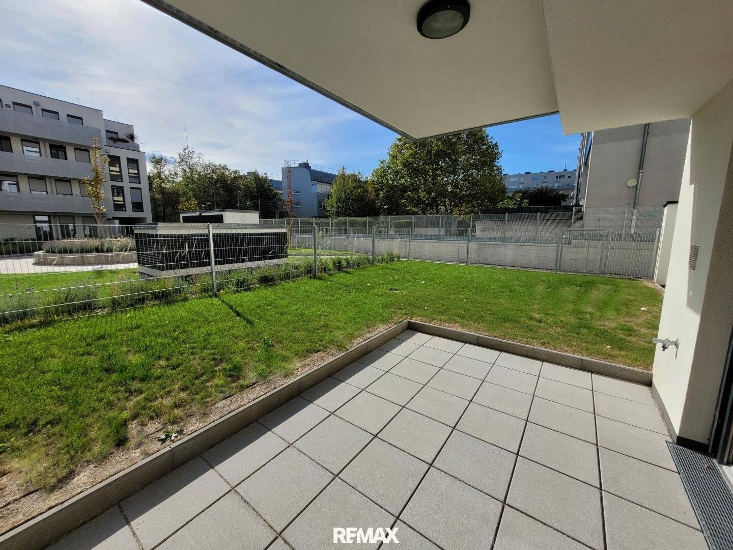 Apartment brand new with garden and terrace