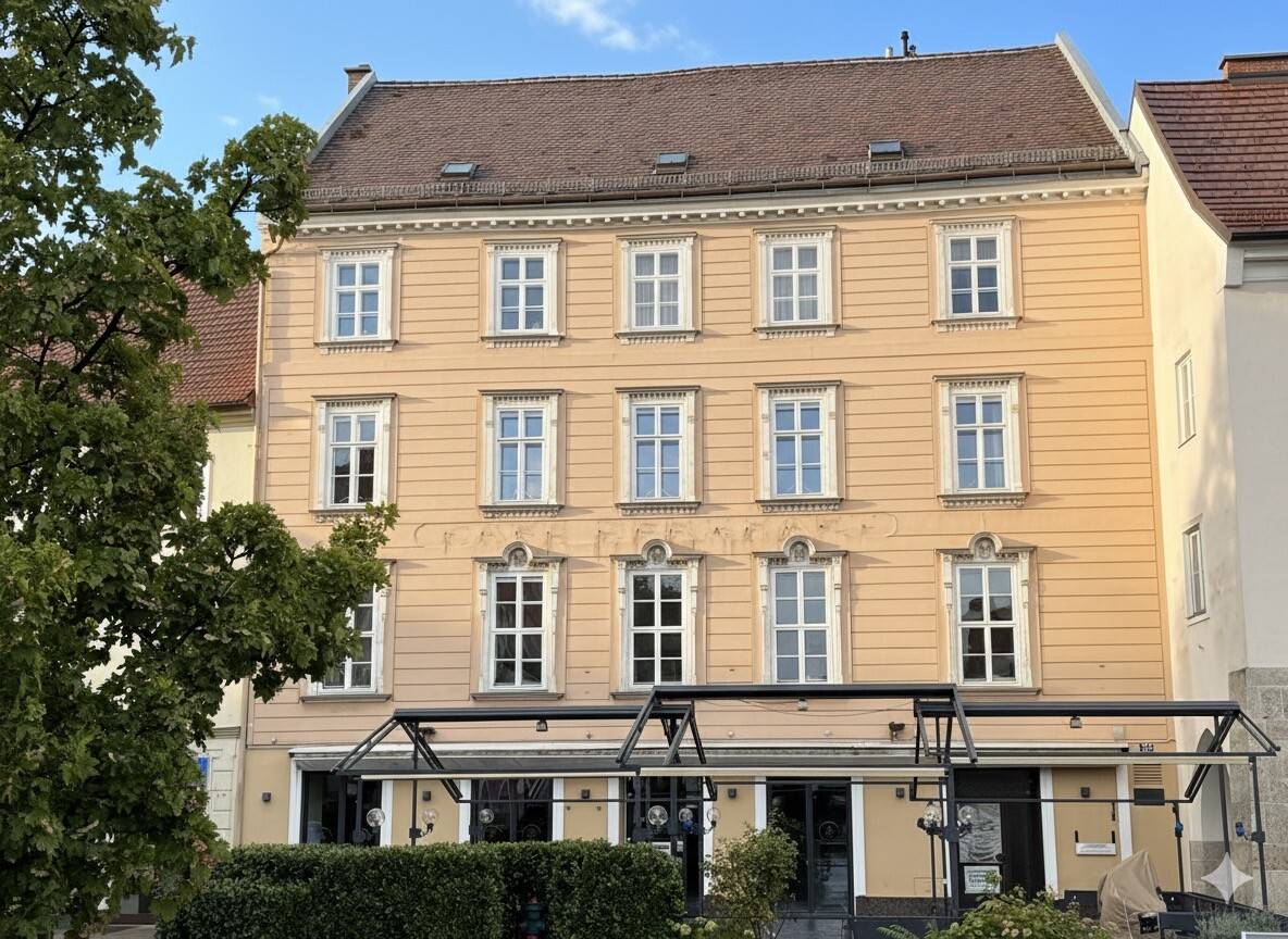 Dachgeschosswohnung Altbau mit Blick Schneeberg