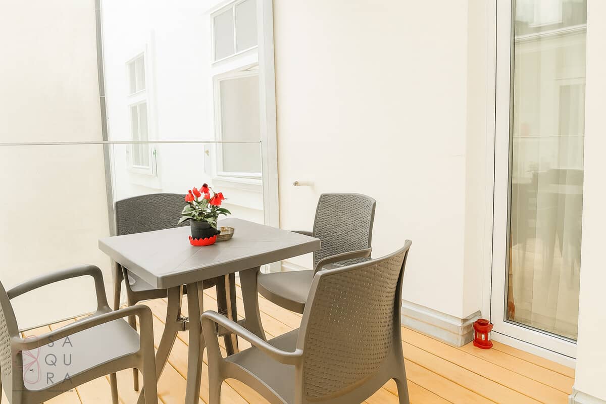 Wohnung ruhige Innenhoflage Balkon Parkett
