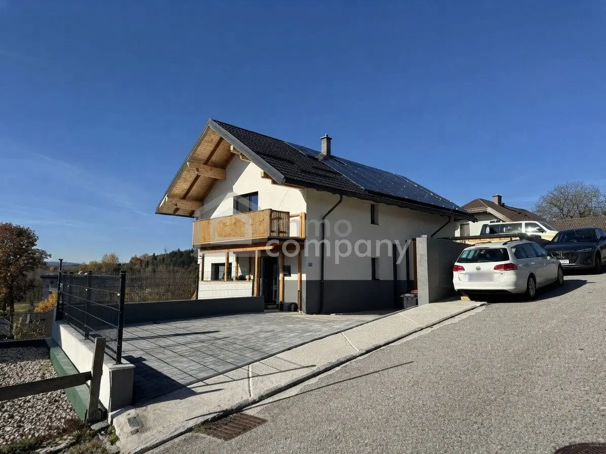 Charming residential house in Neukirchen an der Vöckla