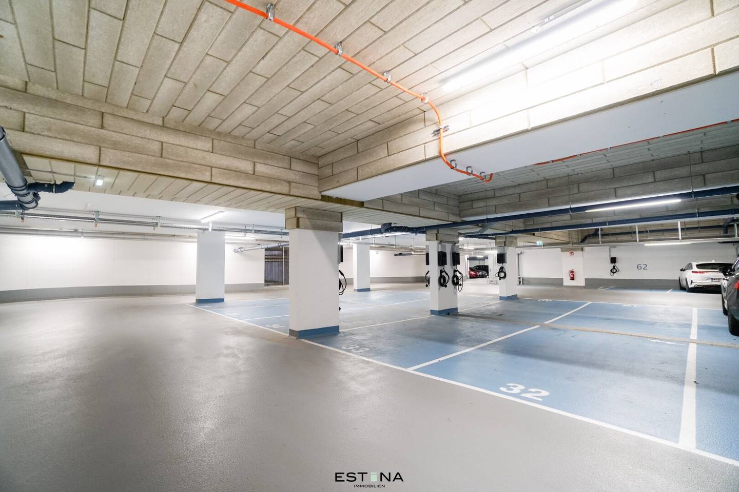 Tiefgaragenstellplatz Nähe U1 / mit E-Ladestation