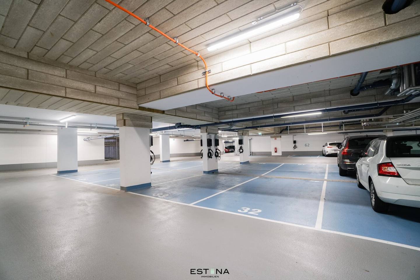 Tiefgaragenstellplatz Nähe U1 / mit E-Ladestation