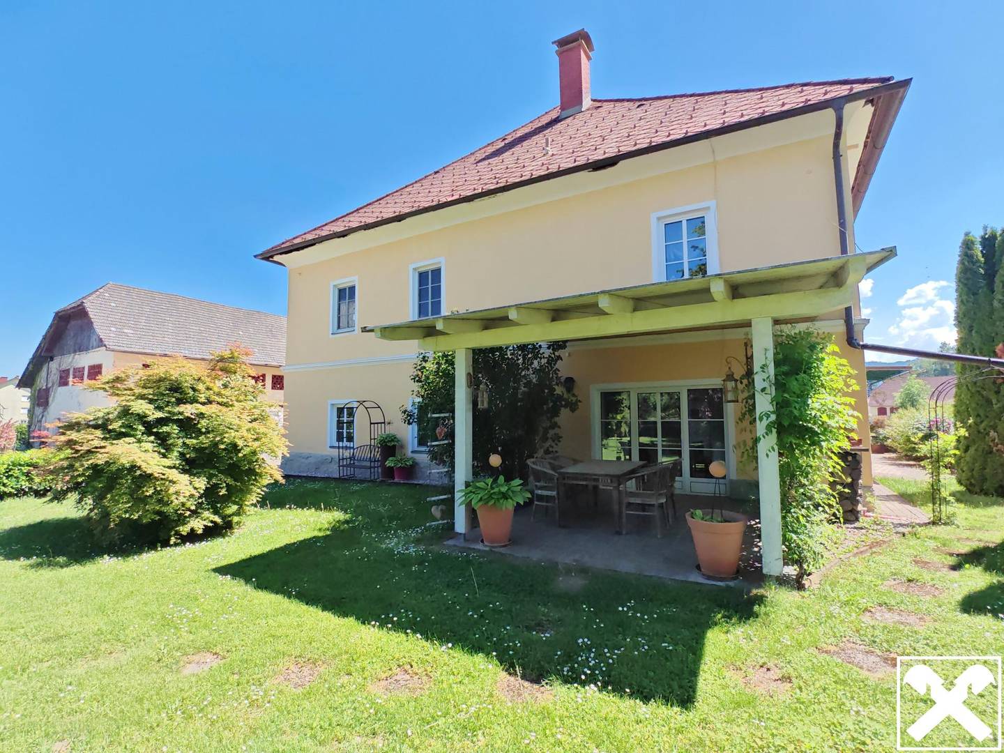 Haus am Stadtrand von Klagenfurt: großzügiges Anwesen mit Garten