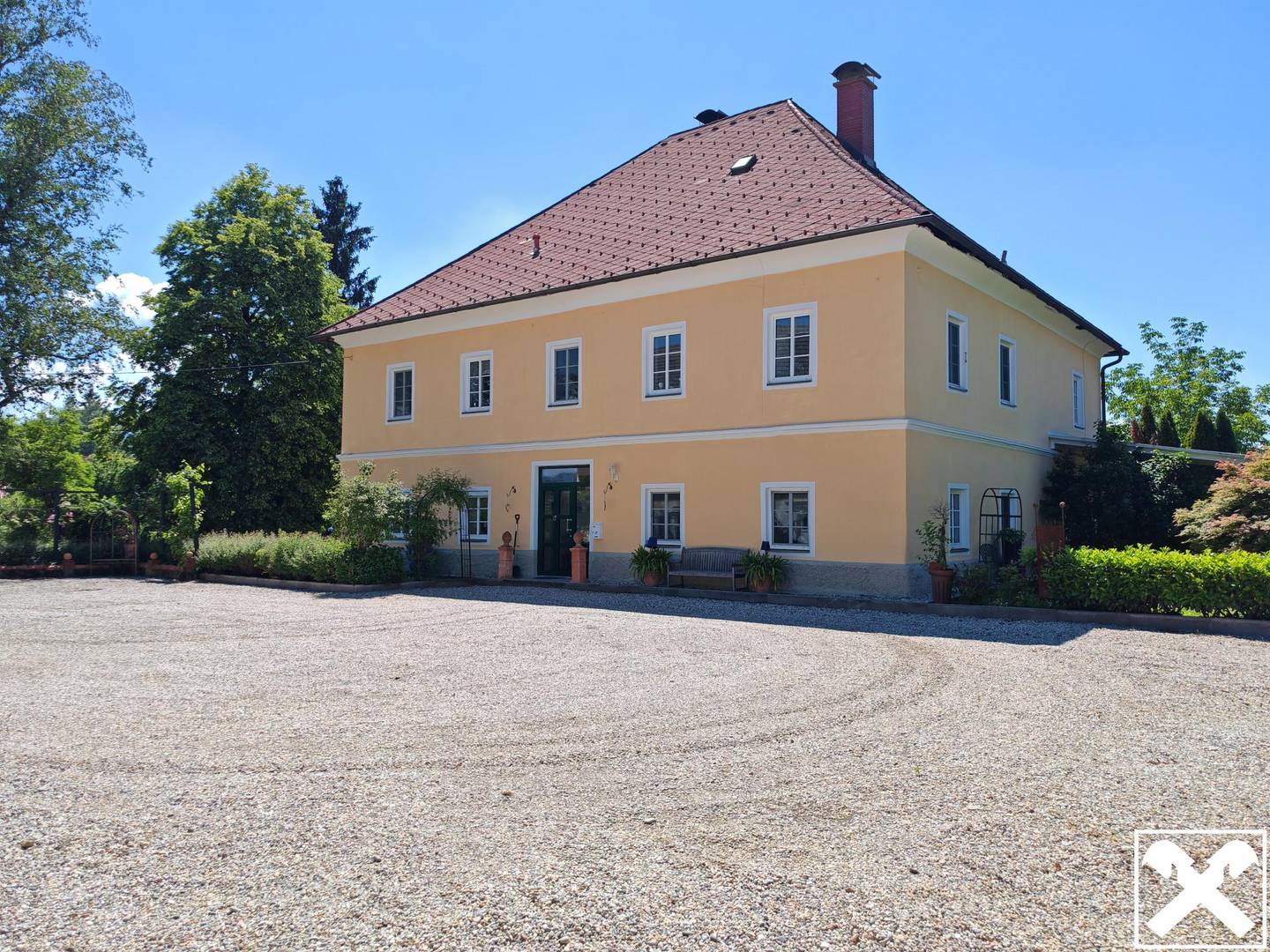 Haus am Stadtrand von Klagenfurt: großzügiges Anwesen mit Garten
