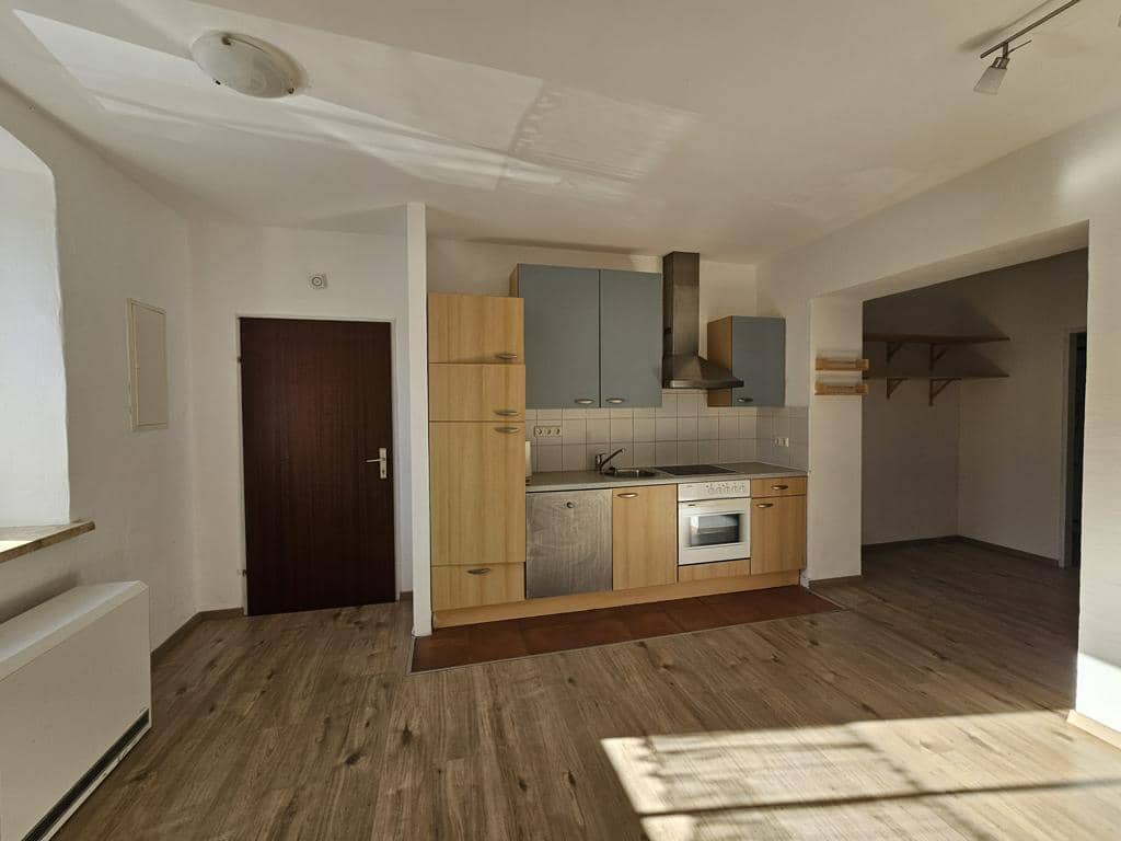 Erdgeschosswohnung Ortsrandlage mit Parkplatz