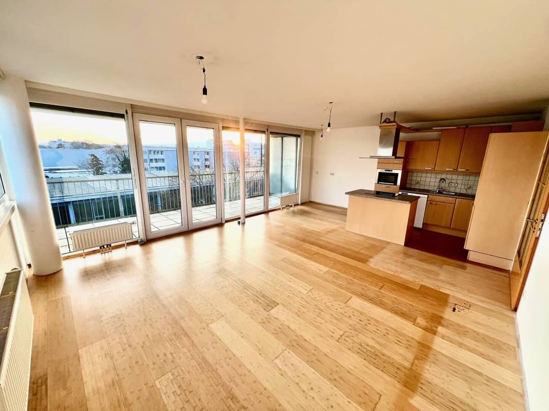 Apartment in quiet green Liesingbach area loggia