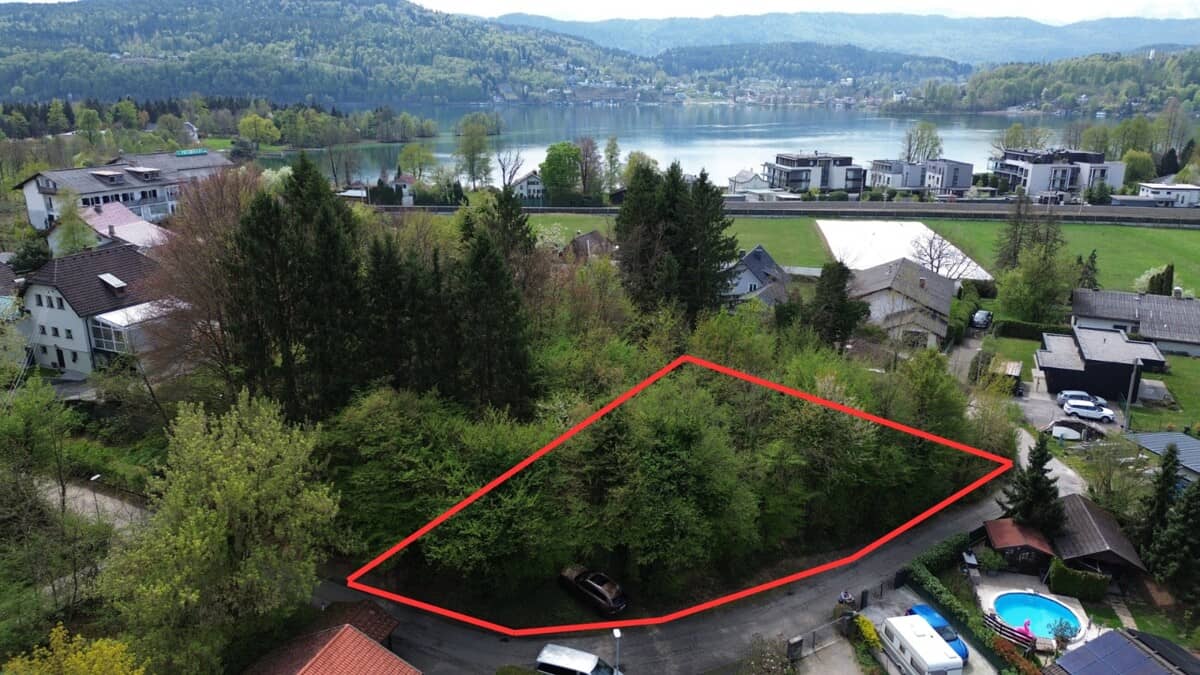 Baugrundstück in seenaher, sonniger Lage am Gletschertopf, Pörtschach