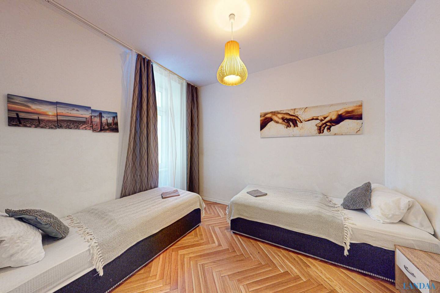 Old building flat renovated balcony Brigittenau
