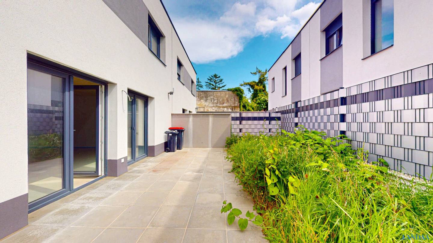 Provision free Just for a short time Modern living in the Weinviertel Three finish ready semi-detached houses in Neubau in Neubau? I think we should correct to: Provision free Just for a short time Modern living in the Weinviertel Three finish ready semi-detached houses in Neubau