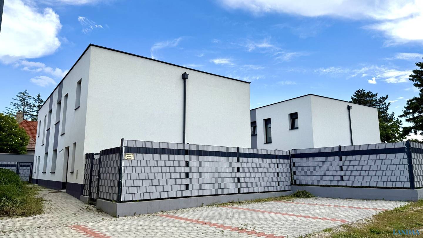 Provision free Just for a short time Modern living in the Weinviertel Three finish ready semi-detached houses in Neubau in Neubau? I think we should correct to: Provision free Just for a short time Modern living in the Weinviertel Three finish ready semi-detached houses in Neubau