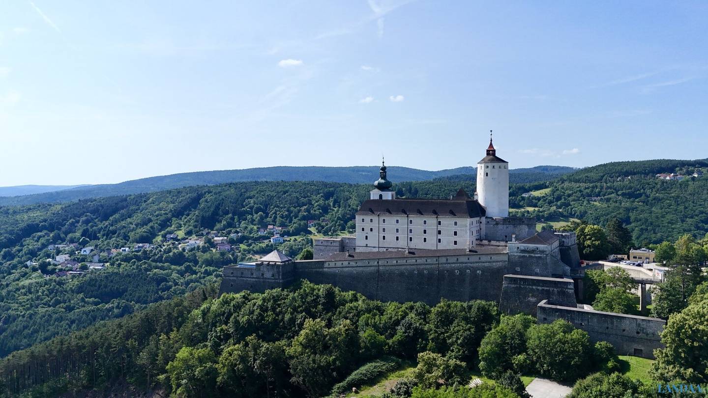Grundstück in Forchtenstein mit Burgblick, ca. 1.800 m² Fläche