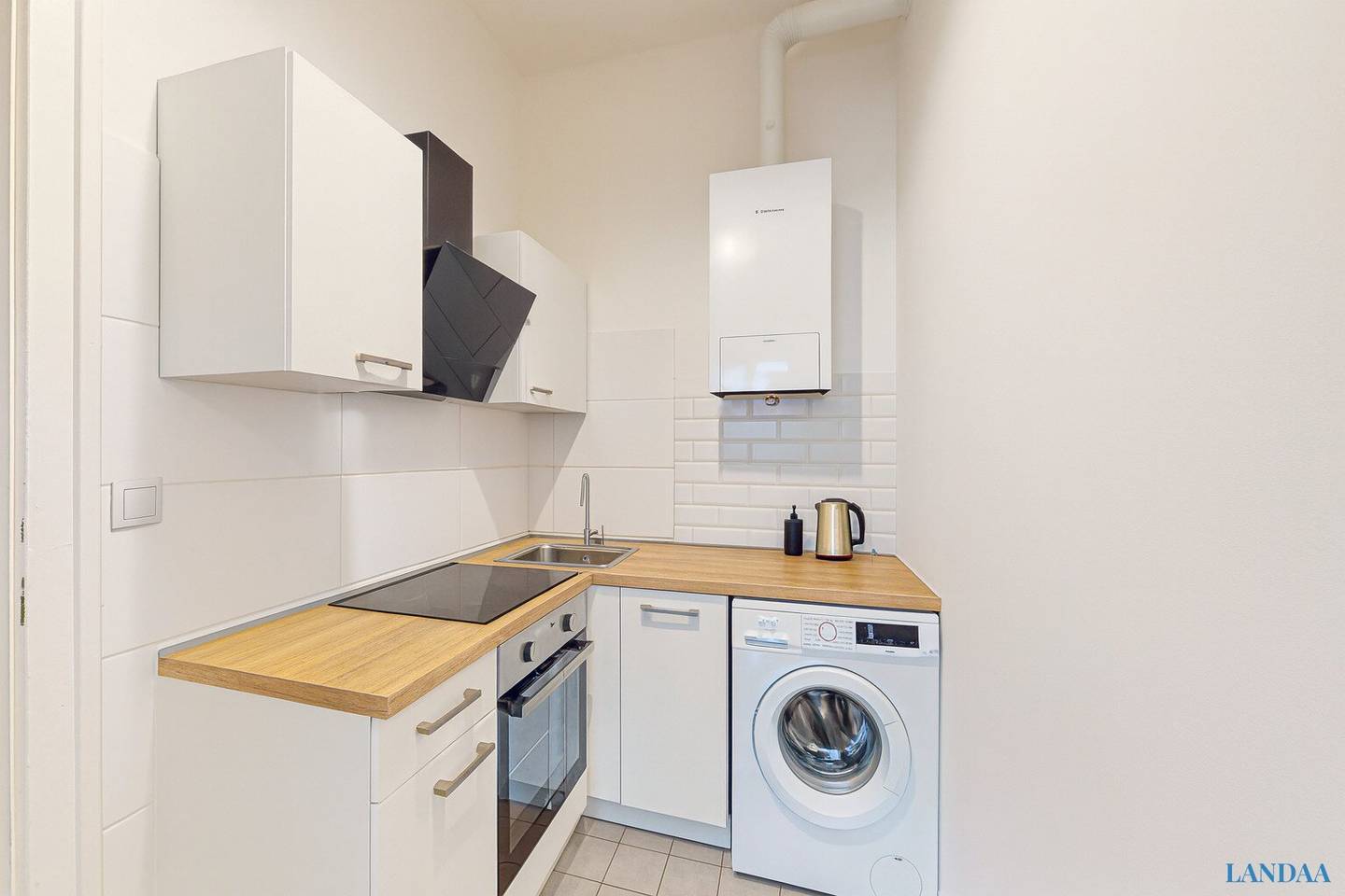 Investor apartment old building lift tenanted