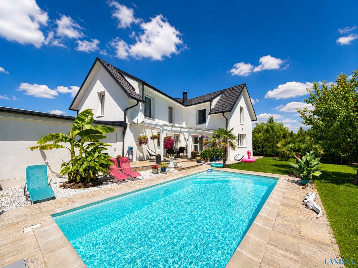 NEW Exclusive Dream House with Pool, Garden in Gänserndorf! Top Location for Families and Privacy in Prime Position in Gänserndorf? But keep exact text? Wait this is incorrect.