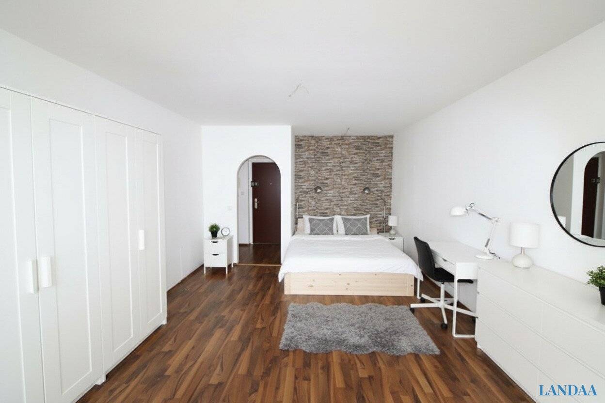Upper floor apartment with loggia near subway