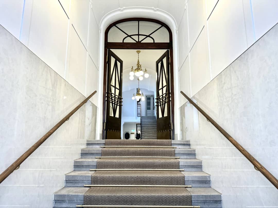 Apartment in historic building modernized with lift