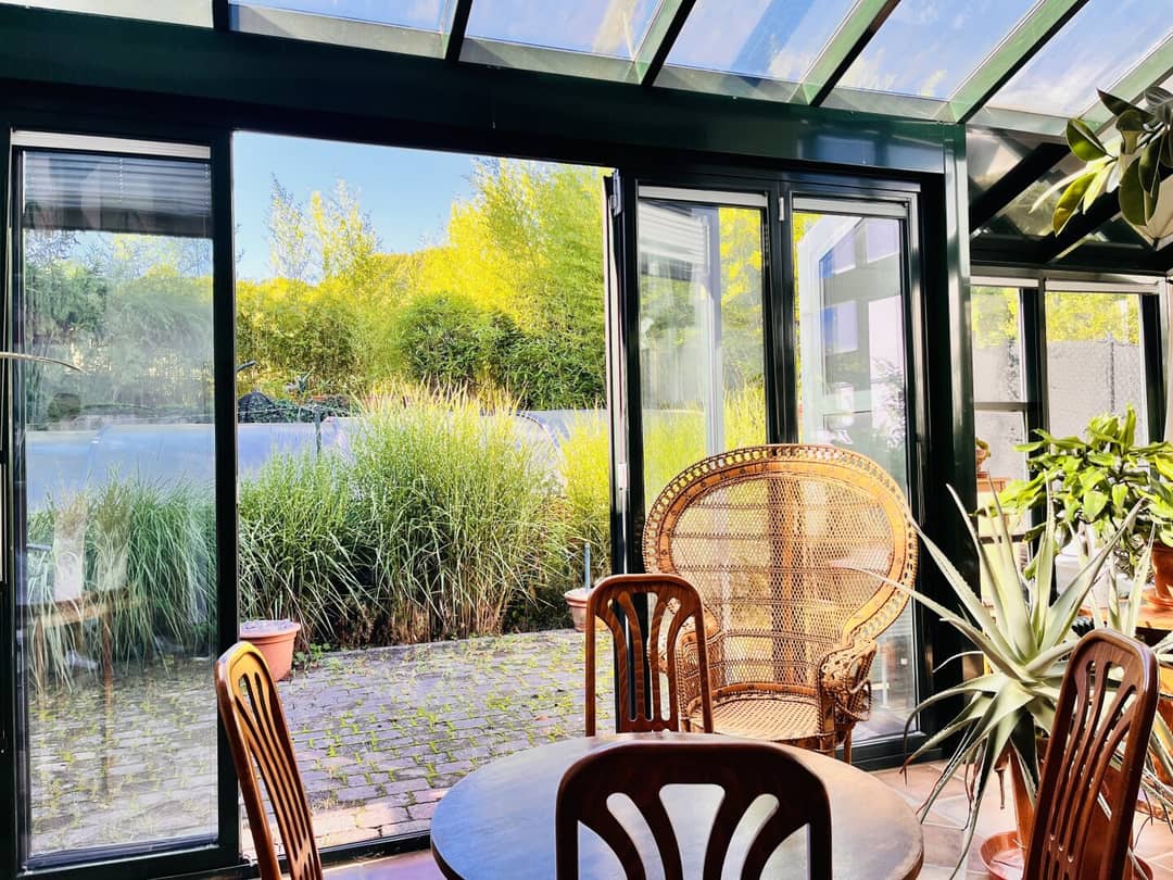 Haus mit Potenzial in Kierling: Garten, Pool & Wintergarten nahe Wien