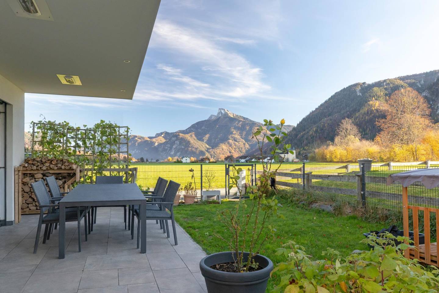 Ground floor flat with garden and mountain view