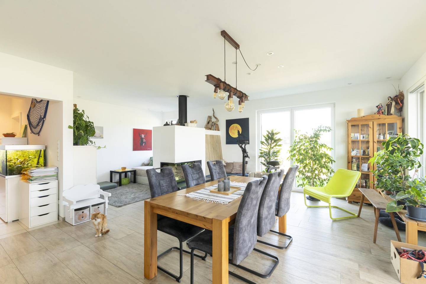 Ground floor flat with garden and mountain view