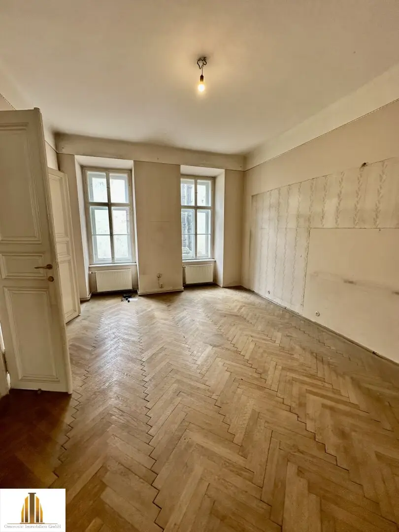 Renovation required old building apartment near Neubaugasse