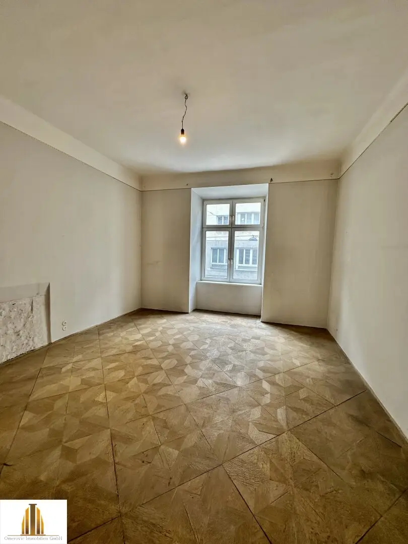 Renovation required old building apartment near Neubaugasse