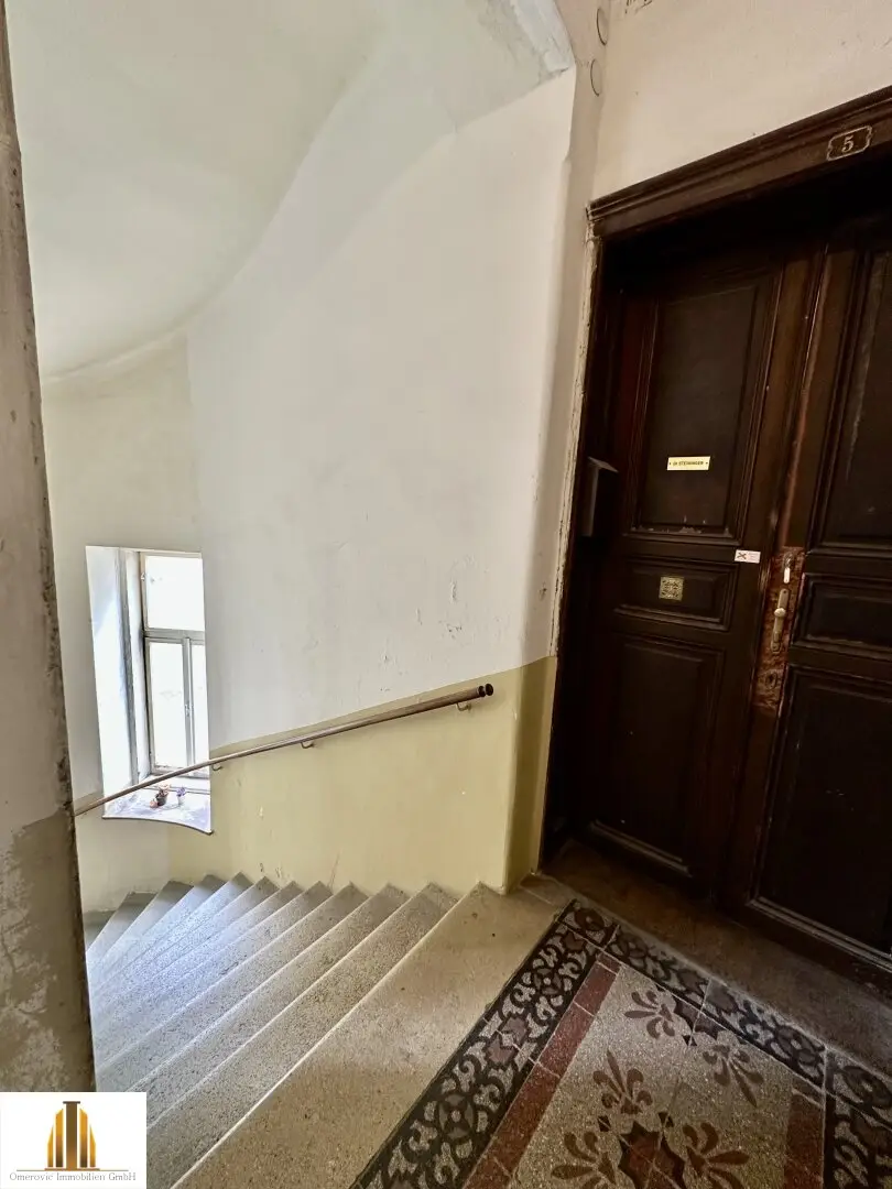 Renovation required old building apartment near Neubaugasse