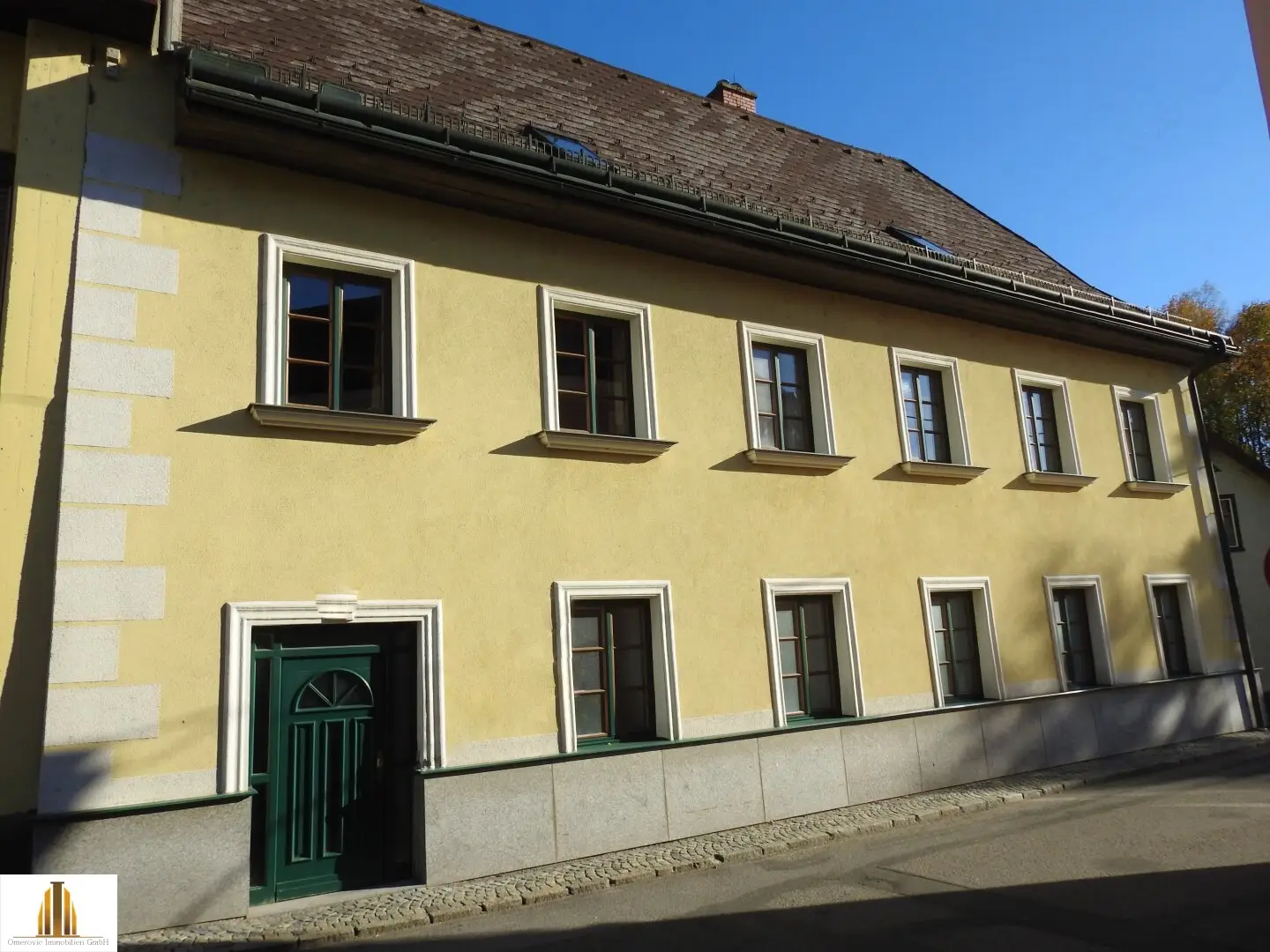 Very well maintained and beautiful manor house with over 300 years of noble history in Heidenreichstein in the idyllic Waldviertel