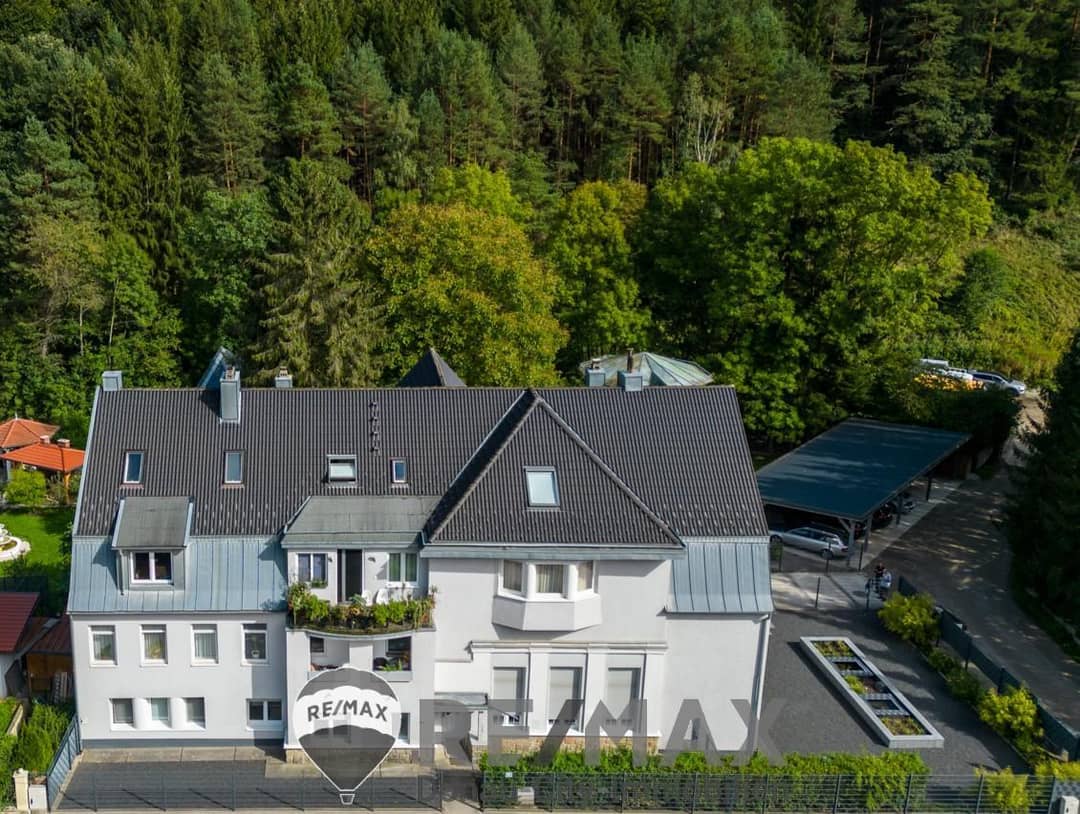 Zinshaus in Pressbaum: 8 vermietete Wohnungen, Wienerwald nahe Wien