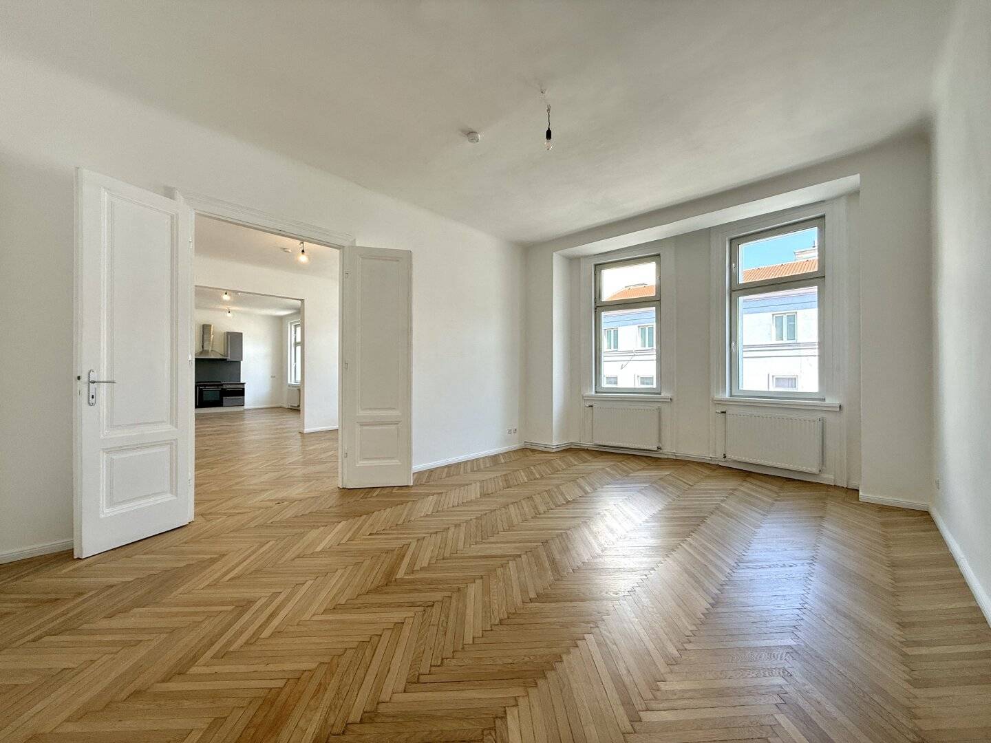Helle 4-Zimmer-Wohnung mit Freifläche im 5. Bezirk Wien, zentrale Lage