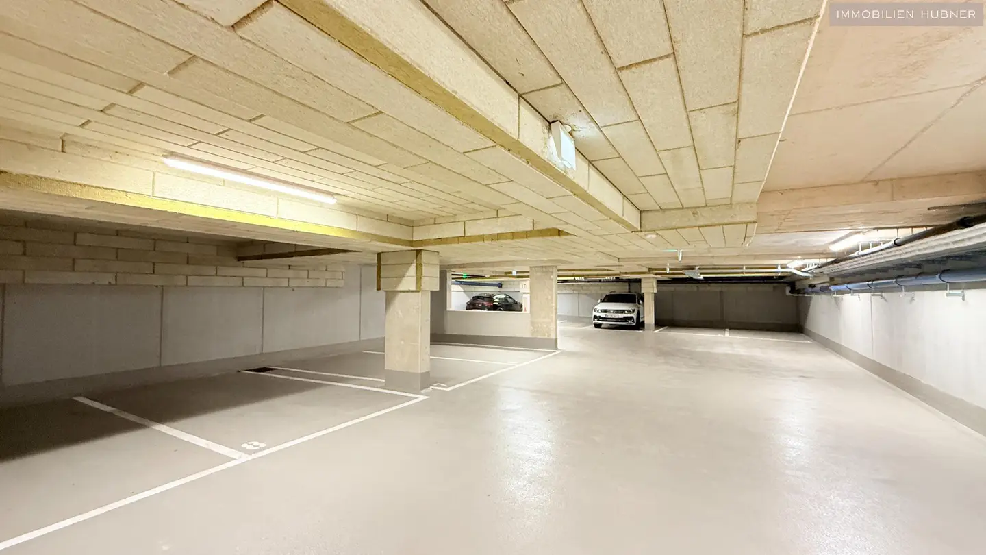 Tiefgaragenstellplatz barrierefrei am Stadtrand