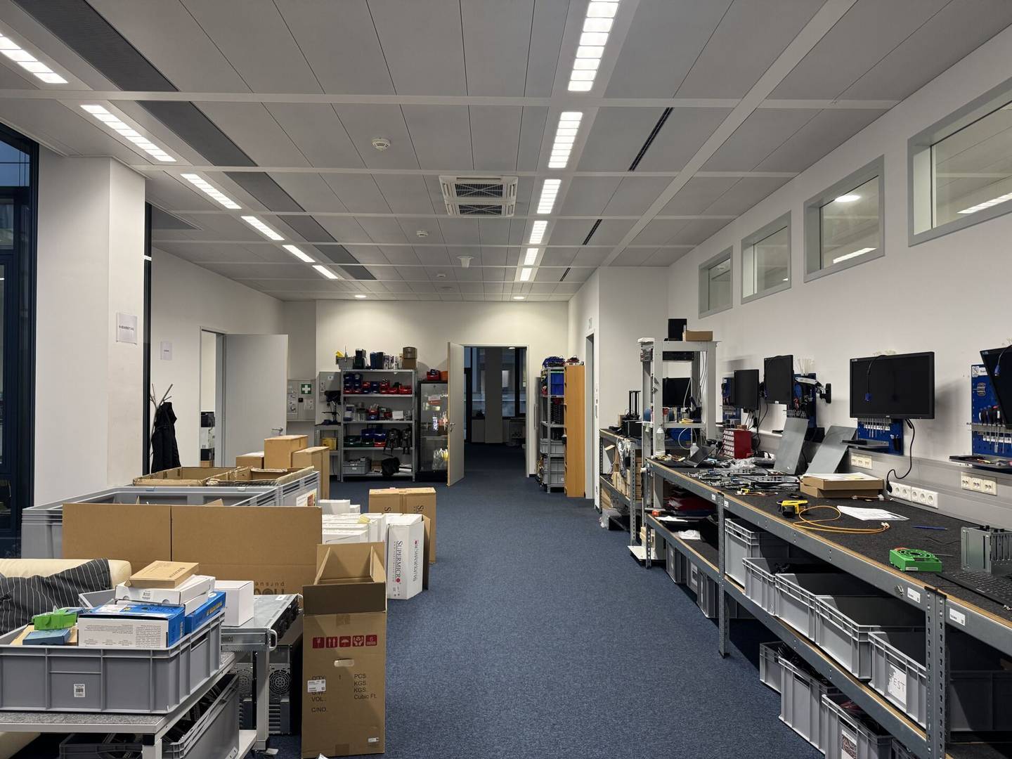 EURO PLAZA 6 - Büro/Werkstatt/Lager