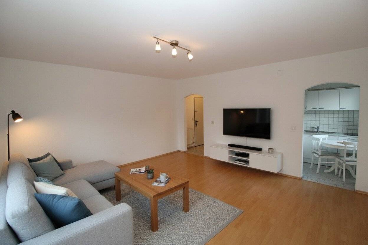 Apartment with panoramic view near S Bahn