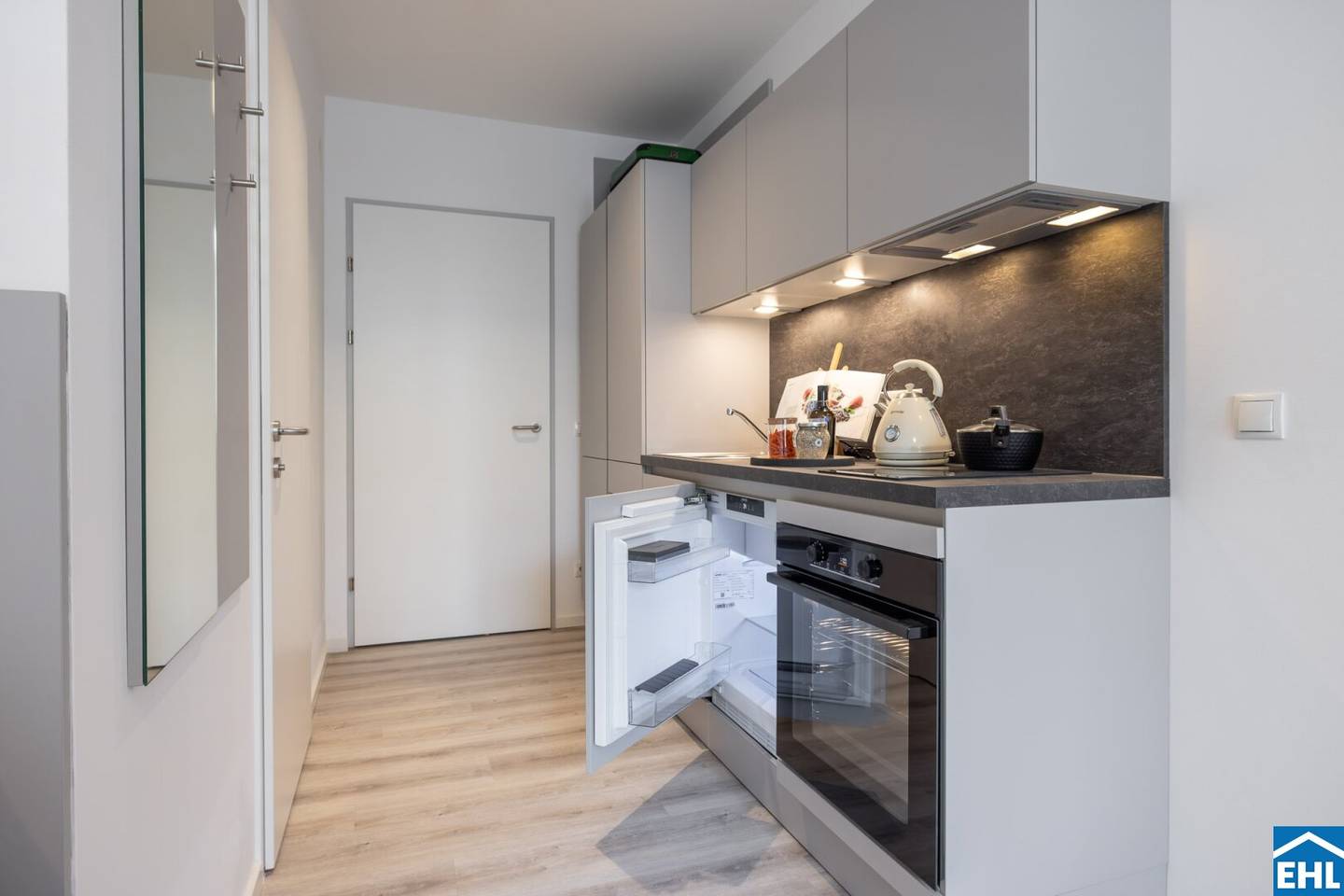Neubauwohnung Vollmöbliert nahe U1