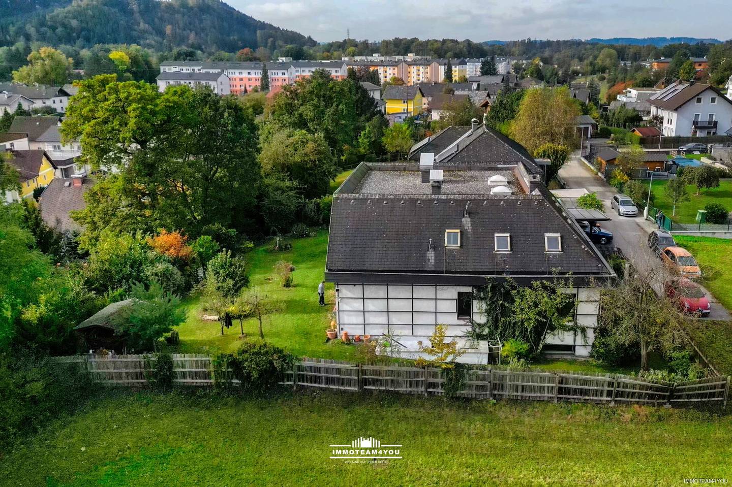 Villa in Vöcklabruck: Großzügiges Architektenhaus mit Garten