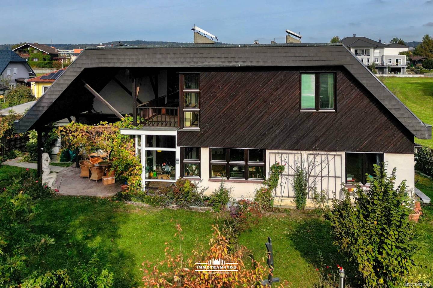 Villa in Vöcklabruck: Großzügiges Architektenhaus mit Garten