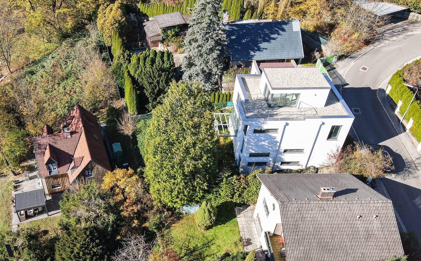 Exclusive villa at the edge of the Wienerwald | Panoramic view &amp; south facing slope