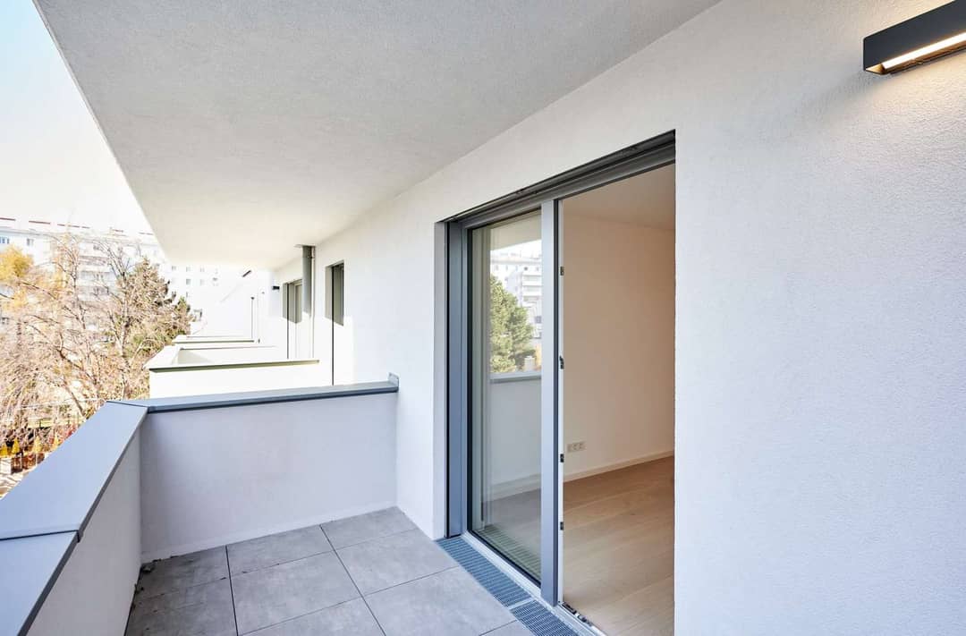 First occupancy balcony near the Danube apartment