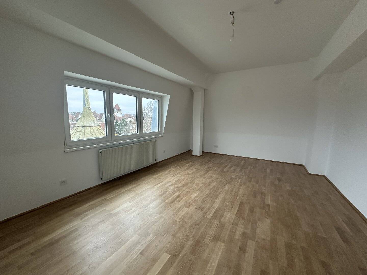 Newly available Wohnung with terrace