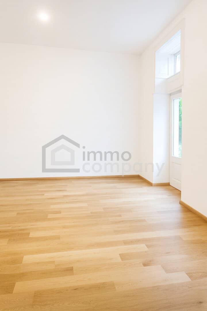 Wohnung im EG mit Straßenzugang renoviert nahe U Bahn