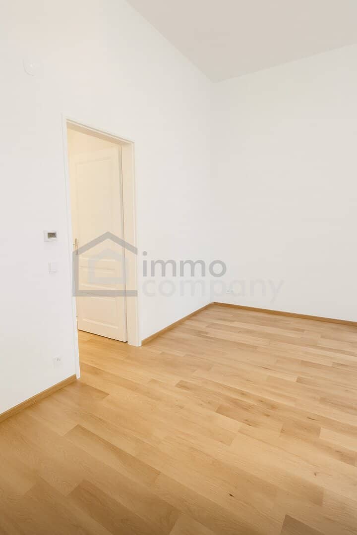 Wohnung im EG mit Straßenzugang renoviert nahe U Bahn