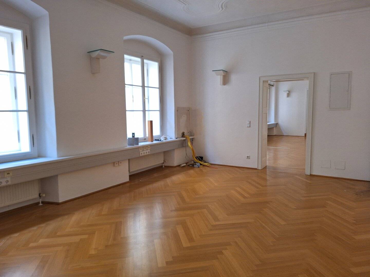 360° TOUR / Multipurpose usable 5 room historic style old building office (Elevator) in a Baroque building