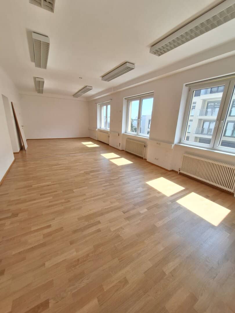 Helles Büro in Wien 11., nahe Enkplatz, 177 m², 2. Etage im 2. Stock