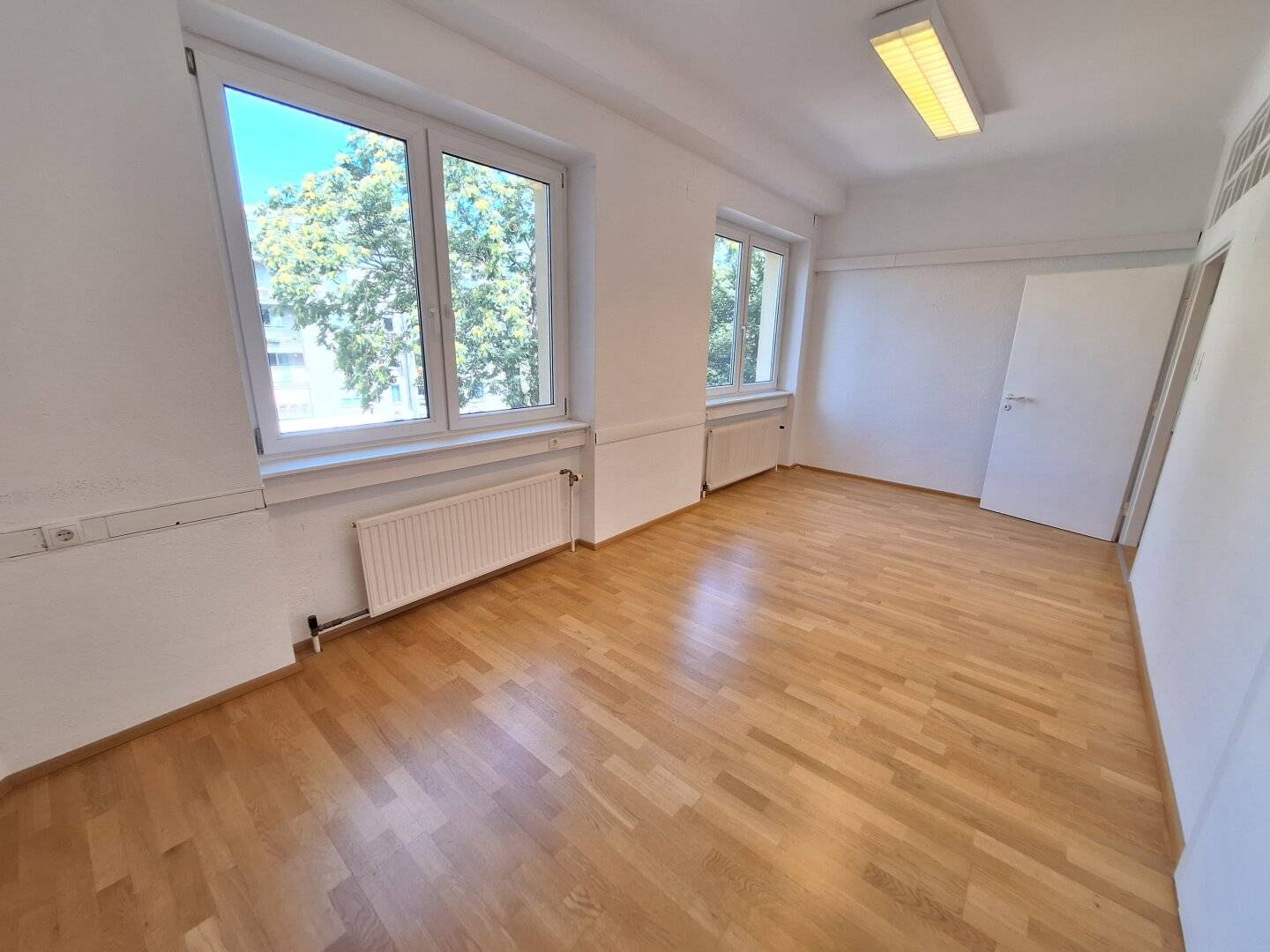 Helles Büro in Wien 11., nahe Enkplatz, 177 m², 2. Etage im 2. Stock
