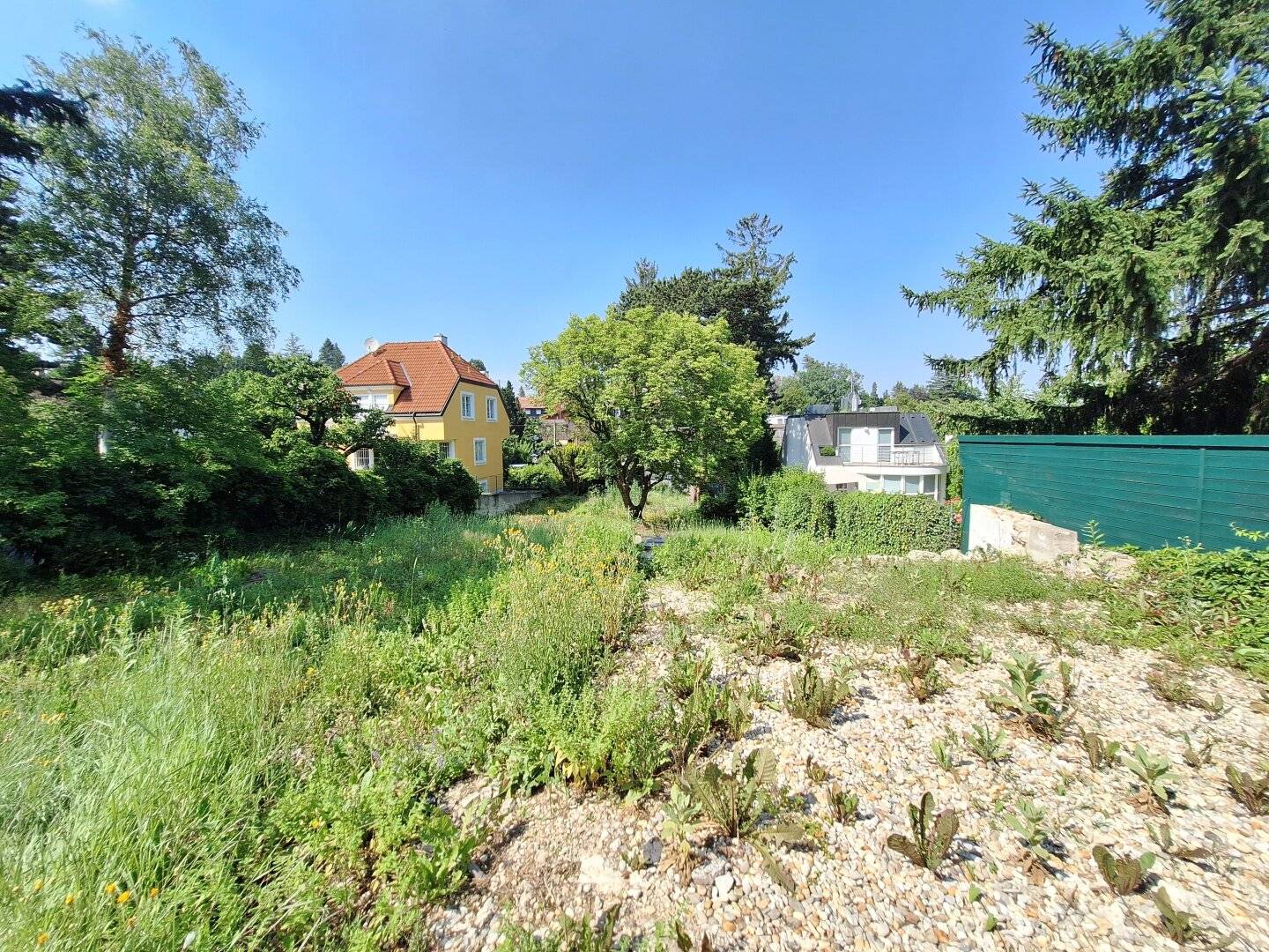 Rarity: Beautiful building plot in the best, quiet green residential area of the 17th district