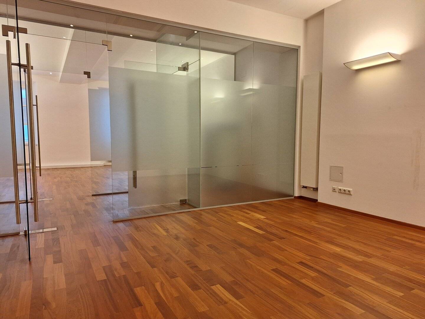 360° TOUR / Modernes 4-Zimmer-Altbaubüro in zentraler Lage von Klagenfurt - Nähe Alter Platz