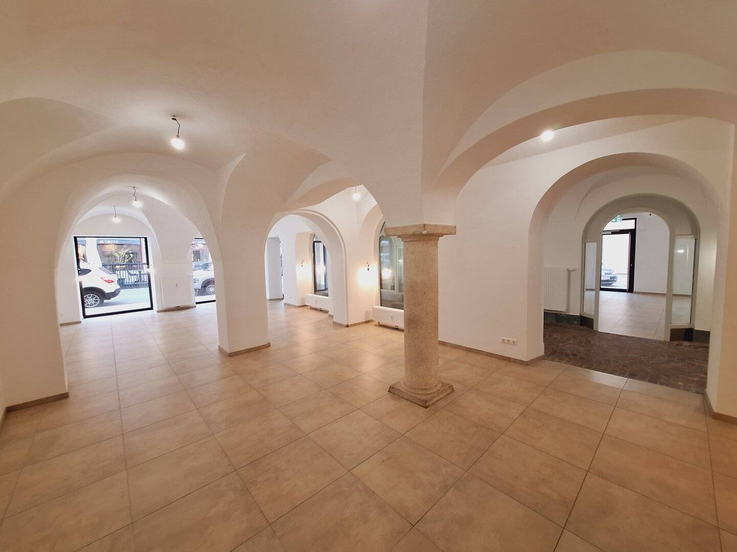 360° TOUR / Multifunctional, modern, tasteful commercial premises with special flair in Klagenfurt's very best city center location