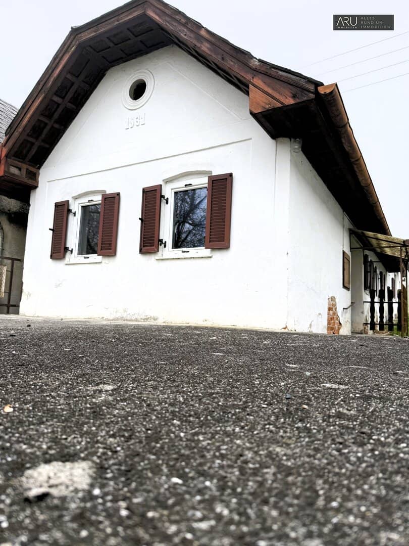 Cellar Cottage with Vineyard in Eisenberg