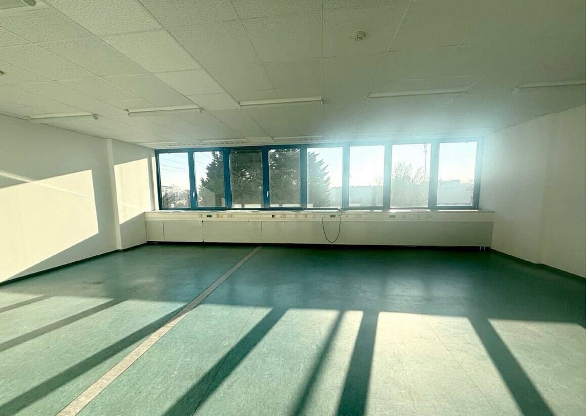 Triester Straße IKANO 75 m² office space commission free, detrailed? no, but it's correct translation? wait I must give final